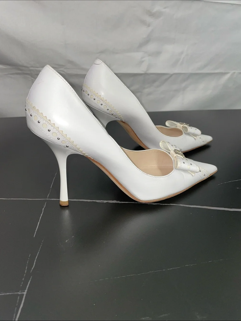 CHRISTIAN DIOR WHITE LEATHER D-TRICK PUMPS BY JOHN GALLIANO  FTL-08-192